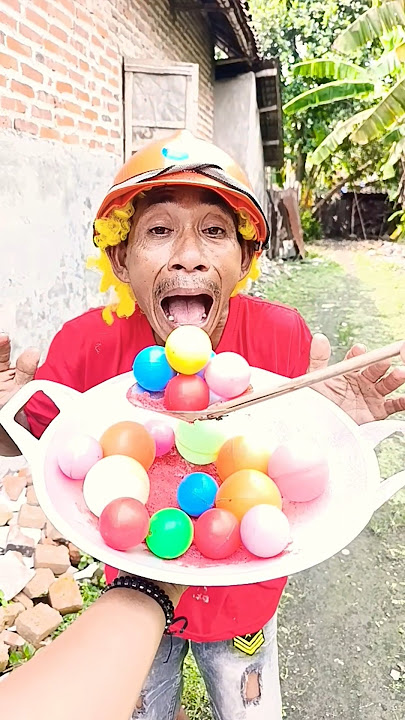 If you don't eat, there will be a security guard 🤣 #shorts #fyp #funnyviral