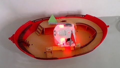 Understanding the principle of an accelerometer using the Thymio robot