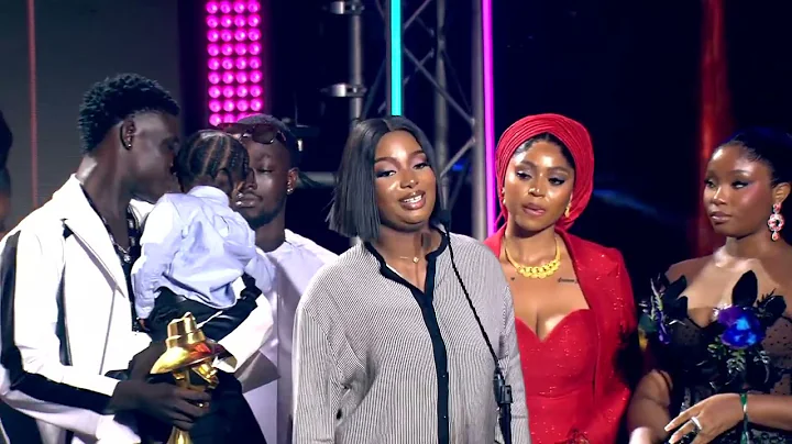 Mohbad’s Wife, Son & Family Accept Headies Award for Best Street Hop Artiste | Emotional Speech