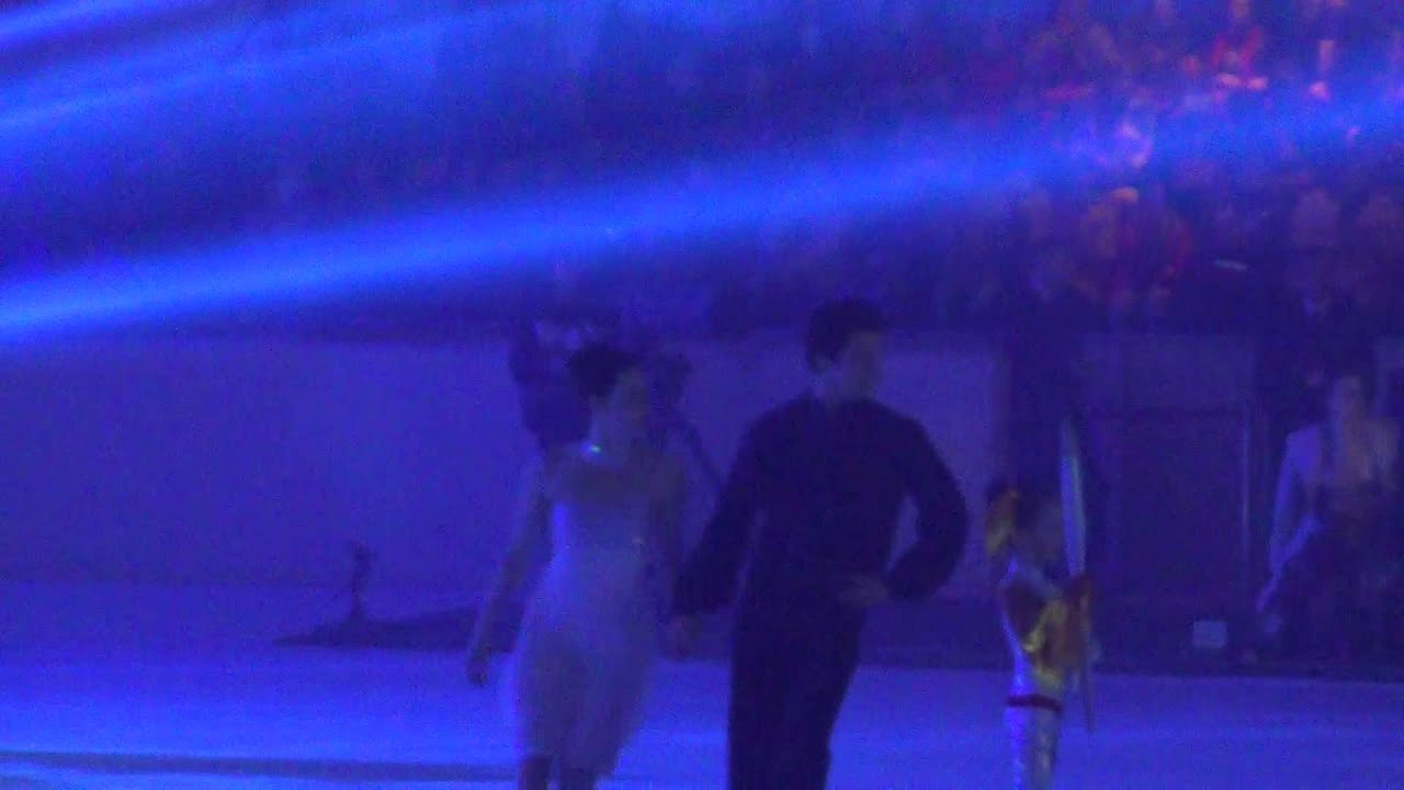 Olympic Champions show in Moscow Virtue - Moir Opening 00773