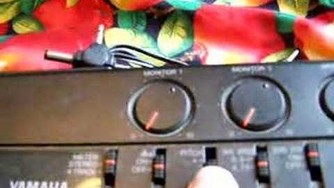 shortscale gear demo  Yamaha MT100