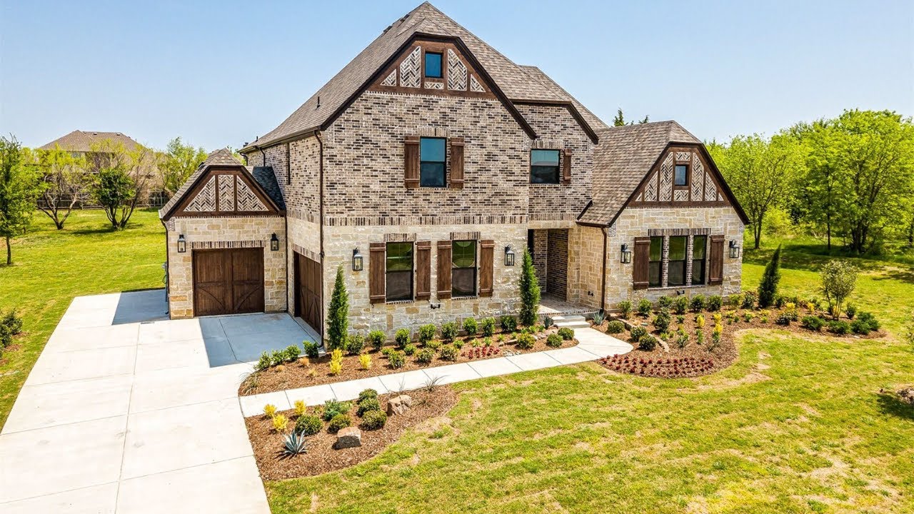 Gated 5,000 SF on 1+ Acres, Near Lake Lewisville, 5Bed, 5.5Bath, 3