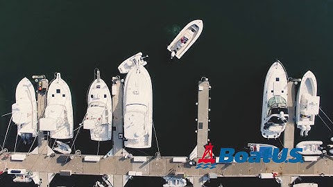 Docking: Back Into a Slip with a Single Outboard | BoatUS