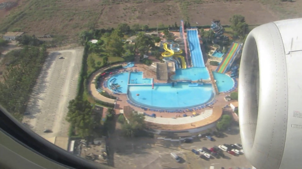 HERMOSO ATERRIZAJE EN IBIZA EN UN BOEING 737-400 DE BLUE ...