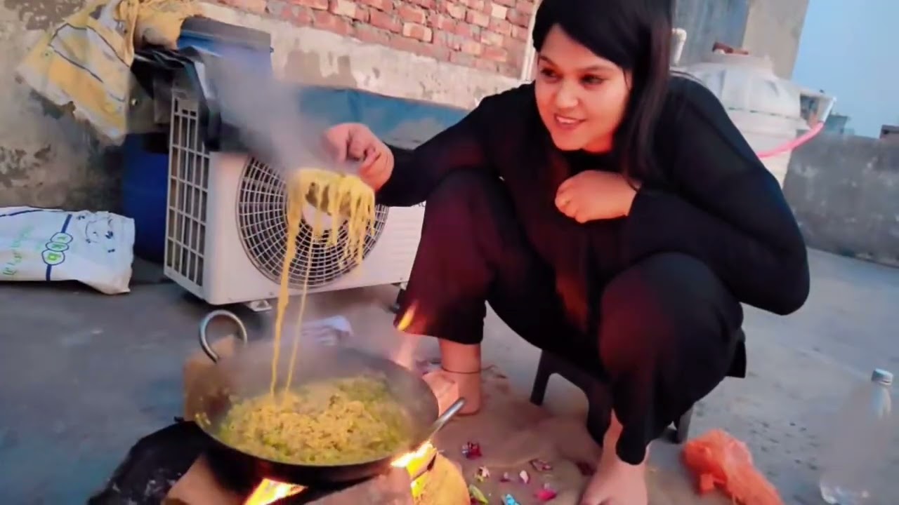 Village style Maggi🔥 & Best taste ever 🍜😋 #villagevlog #desilife #maggie #dailyvlog 