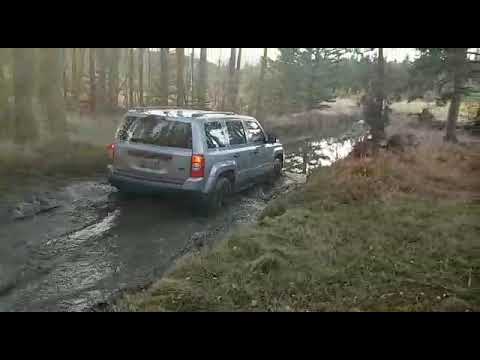 jeep-patriot-4x4-sport-se-off-road