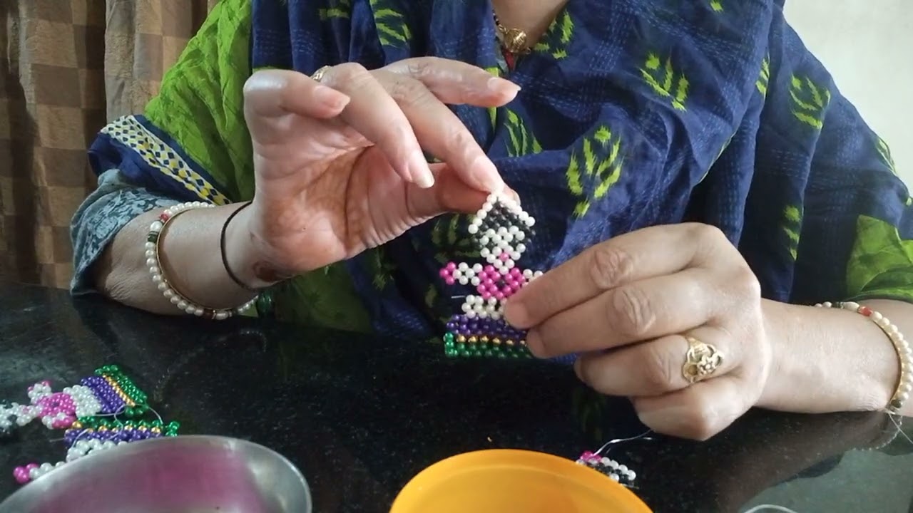 How  to make a beaded Design ( मोत्या  ची बाहुली ) 🌷