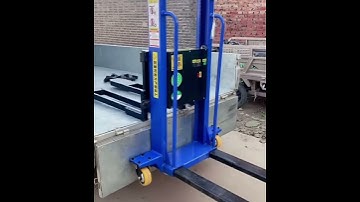 Self-climbing Stacker truck/ pallet jack/ material lift for rent
