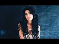 [Hard to Watch] Amy Winehouse was Booed Off Stage