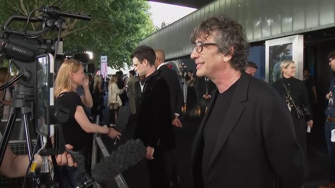 Neil Gaiman, facing multiple allegations of sexual abuse, is dropped by  Dark Horse Comics - YouTube