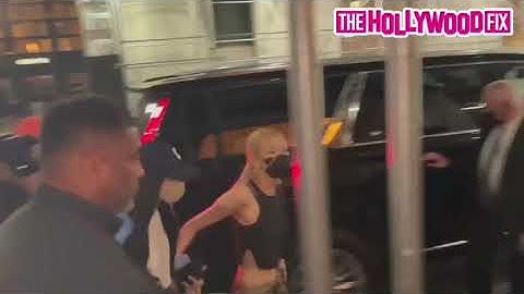 Chaelisa - Lisa reaction when the bodyguard touched Rosé 👁️👄👁️