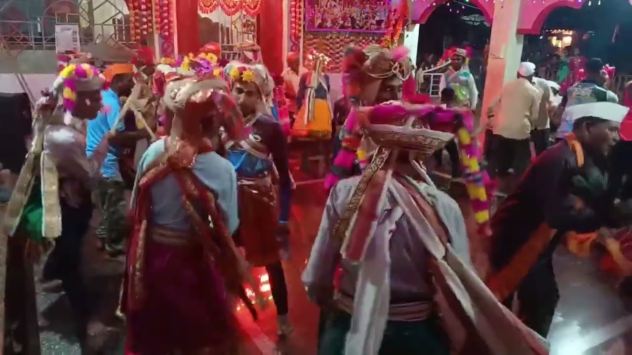 "शिमगा साजरा होतो देवीच्या अंगणात – टिपऱ्यांच्या नादात रंगतो कोकण!  " 