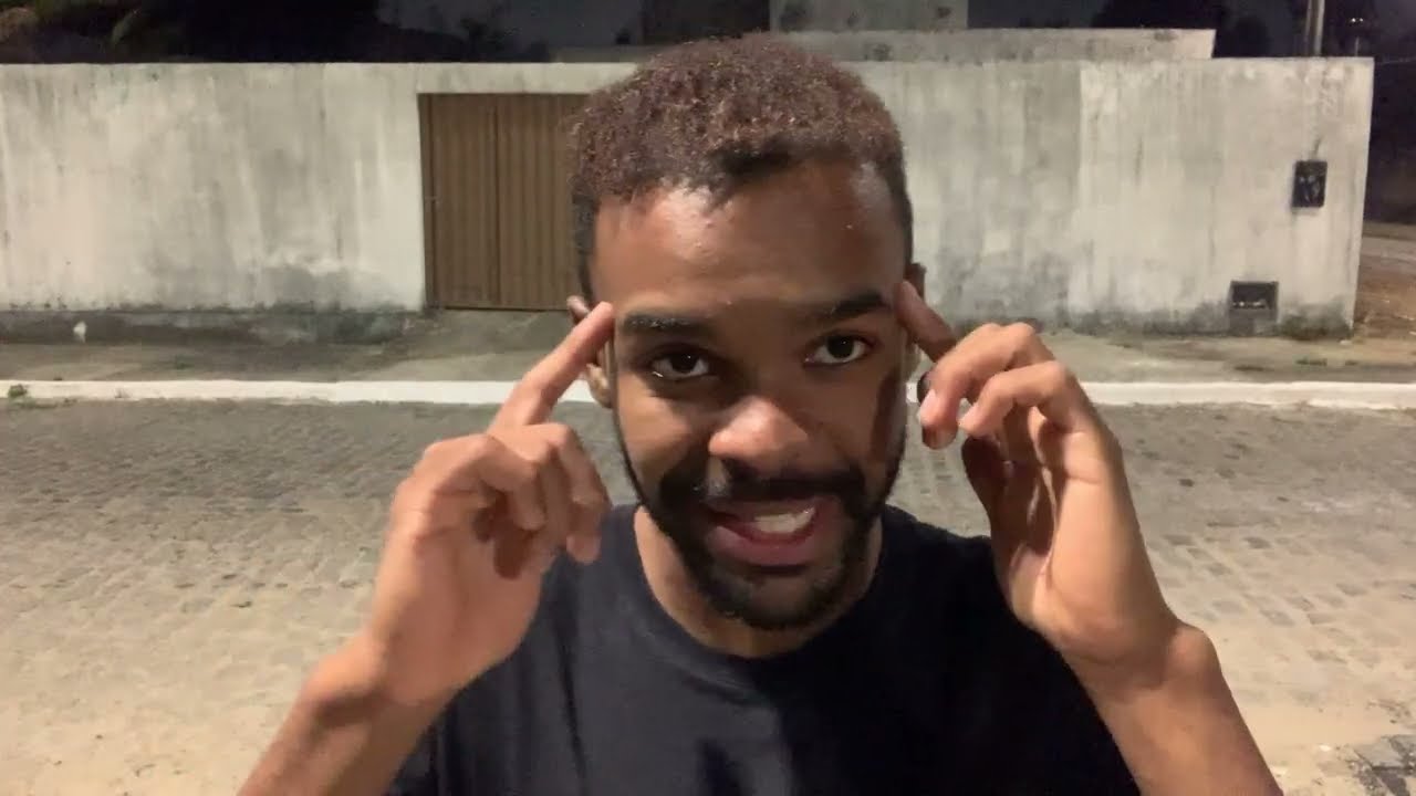 Todo mundo espera um salvador. Poucos querem se salvar.