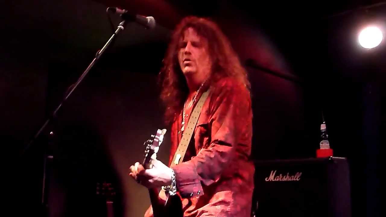 Guarda Skinny Molly - Simple Man su YouTube Guarda Skinny Molly - Simple Man su YouTube