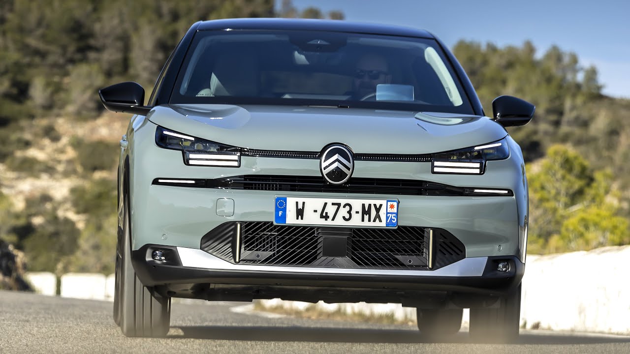 Dags för lansering av nya Citroën C4 och C4 X. Går att få med eldrift ...