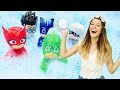 Los PJ Masks en la piscina de espuma y burbujas. Guardería Infantil. Videos de juguetes para niños.