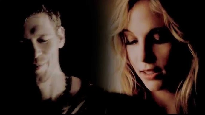 KLAUS & CAROLINE - PRIMEIRO BEIJO #klaroline #klausmikaelson #caroline