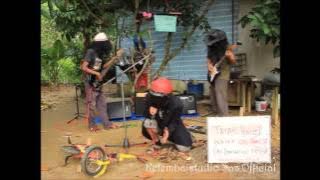 Jamal Abdillah ~ Azura (cover by KelembaiBand)