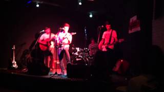 Stringbenders -- Childhood Dreams (live at Hlava 22)