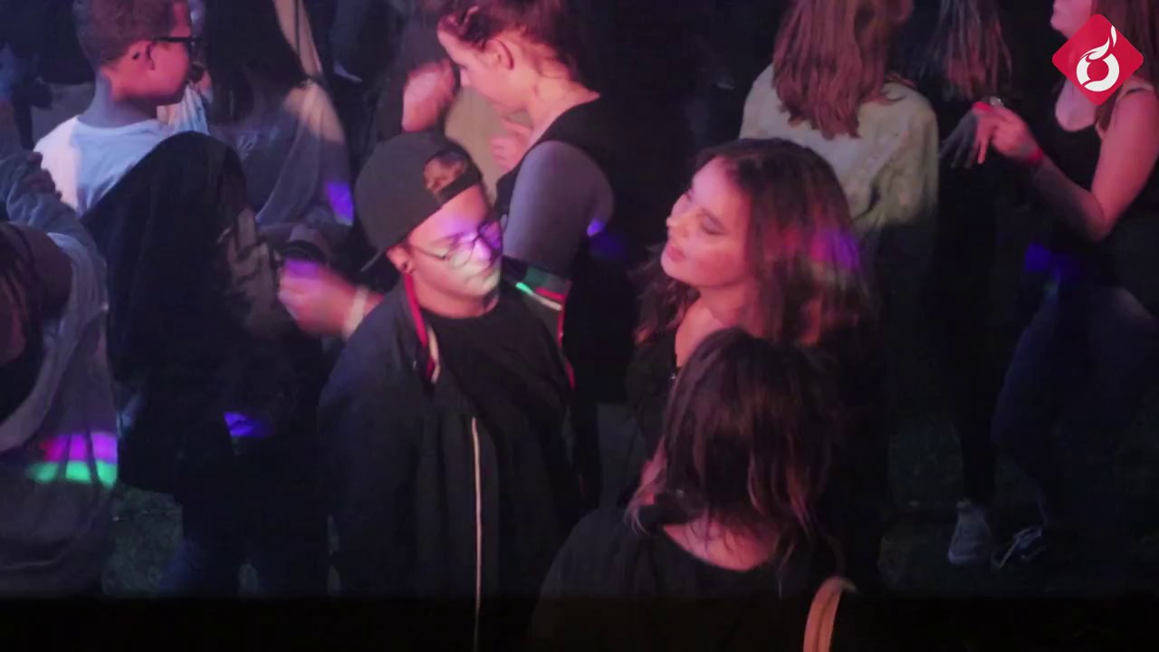 Beachparty Neuhof: Im Zelt war's ja trocken