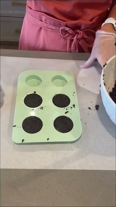 Benty Cake Puck Mold Set