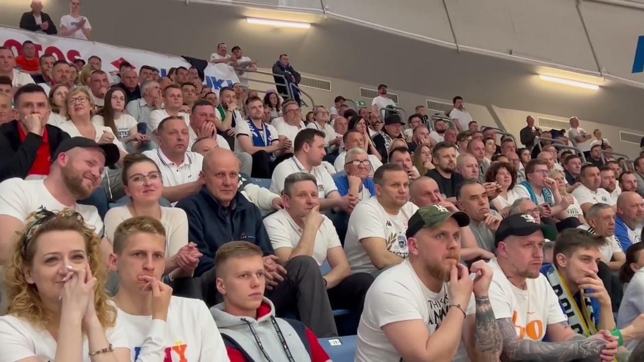 Szósty Zawodnik. Kibice Anwilu oraz Twardych Pierników podczas drugiego spotkania 1/4 play-off 2022