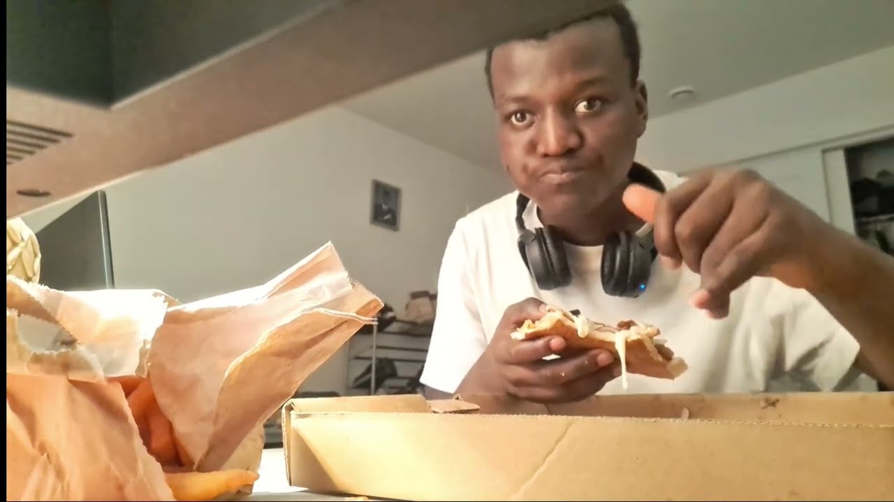 🍕🍟 “Pizza + Frites = Le Duo Parfait ! 😋”