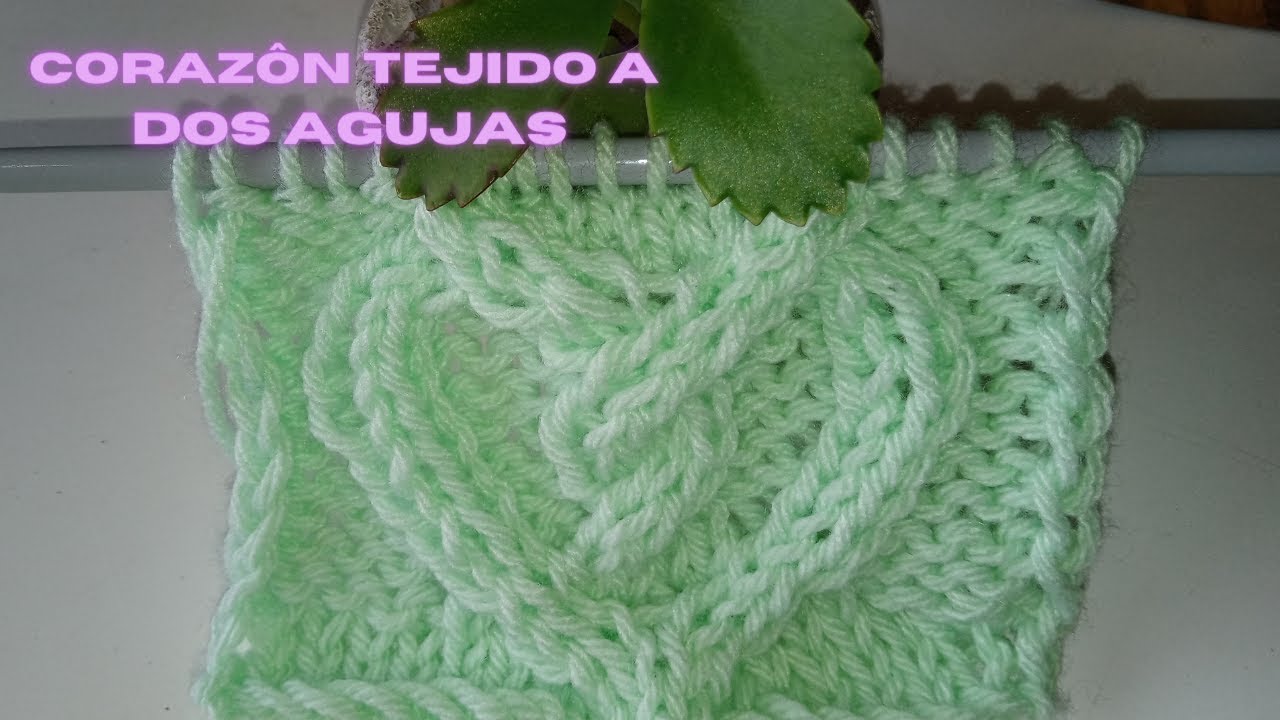 Corazon tejido a dos agujas.