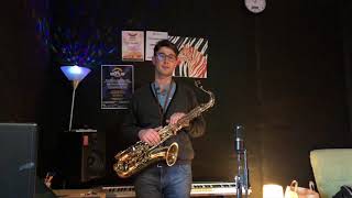 Download Lagu Taras - nauka gry na saksofonie na Edusofa.com MP3