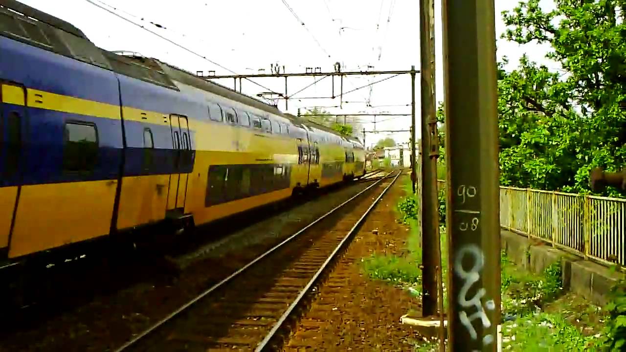 VIRM 8653 raast door station Delft