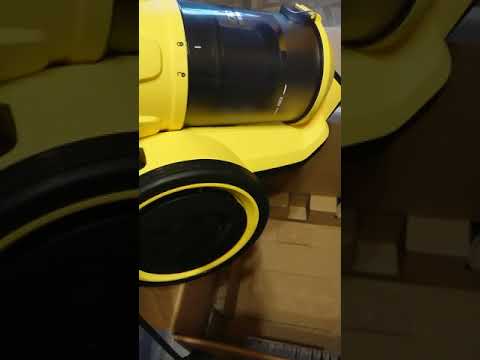Пылесос без мешка Karcher VC 3 Plus (1.198-127.0)