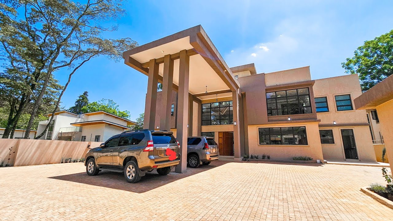 Осмотр вневременного дома представительского класса с 5 спальнями, построенного в зеленом пригоро...