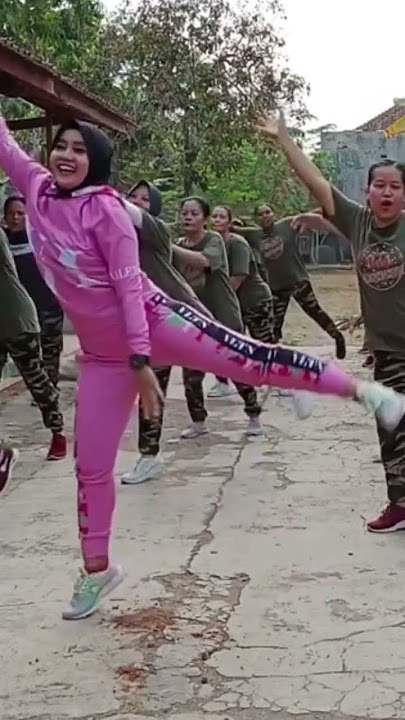 Download lagu senam kreasi || goyang kewer kewer #shortsvideo