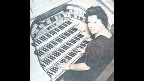 Doreen Chadwick at the Gaumont Manchester Wurlitzer.