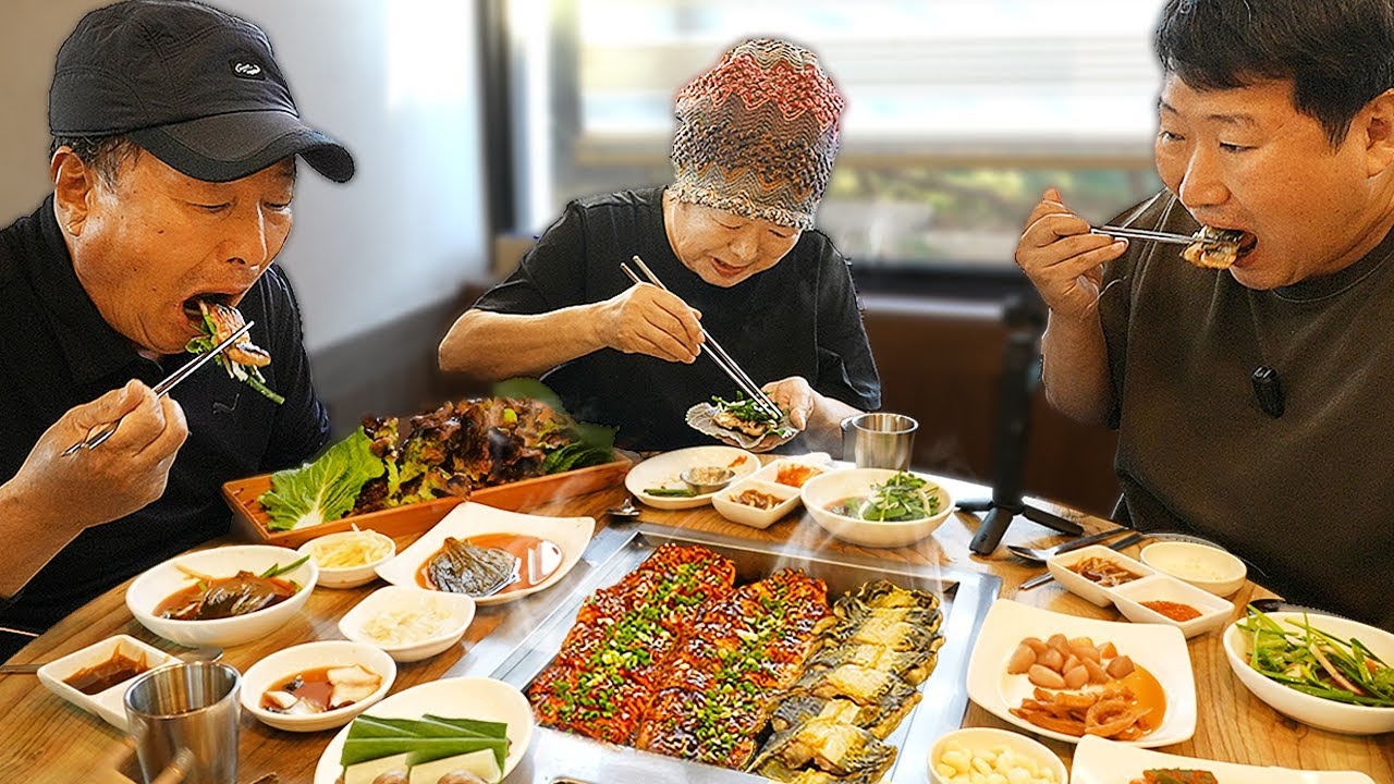 Я отправилась с родителями на прогулку, чтобы отведать свежего пресноводного угря!