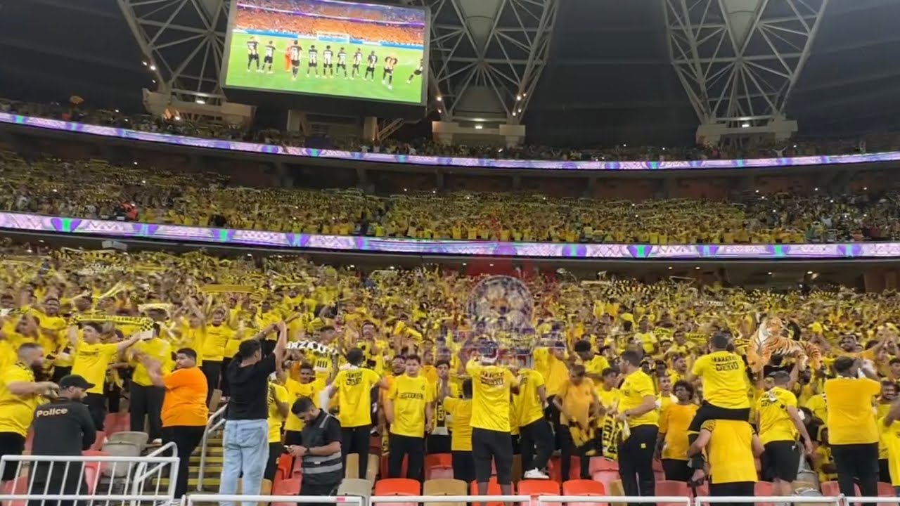 جماهير العميد 💛 تشعل مدرجات ستاد الجوهرة 🔥أثناء مباراة الاتحاد وأوكلاند سيتي 🏆 #السعودية