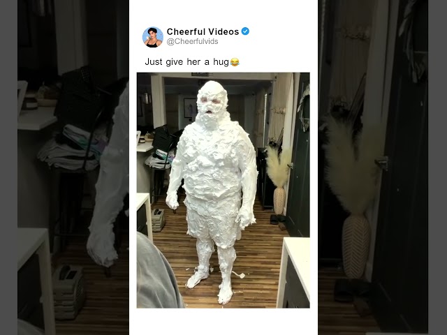 Just give her a hug 😂. 🎥 by: gradyandkarlee IG