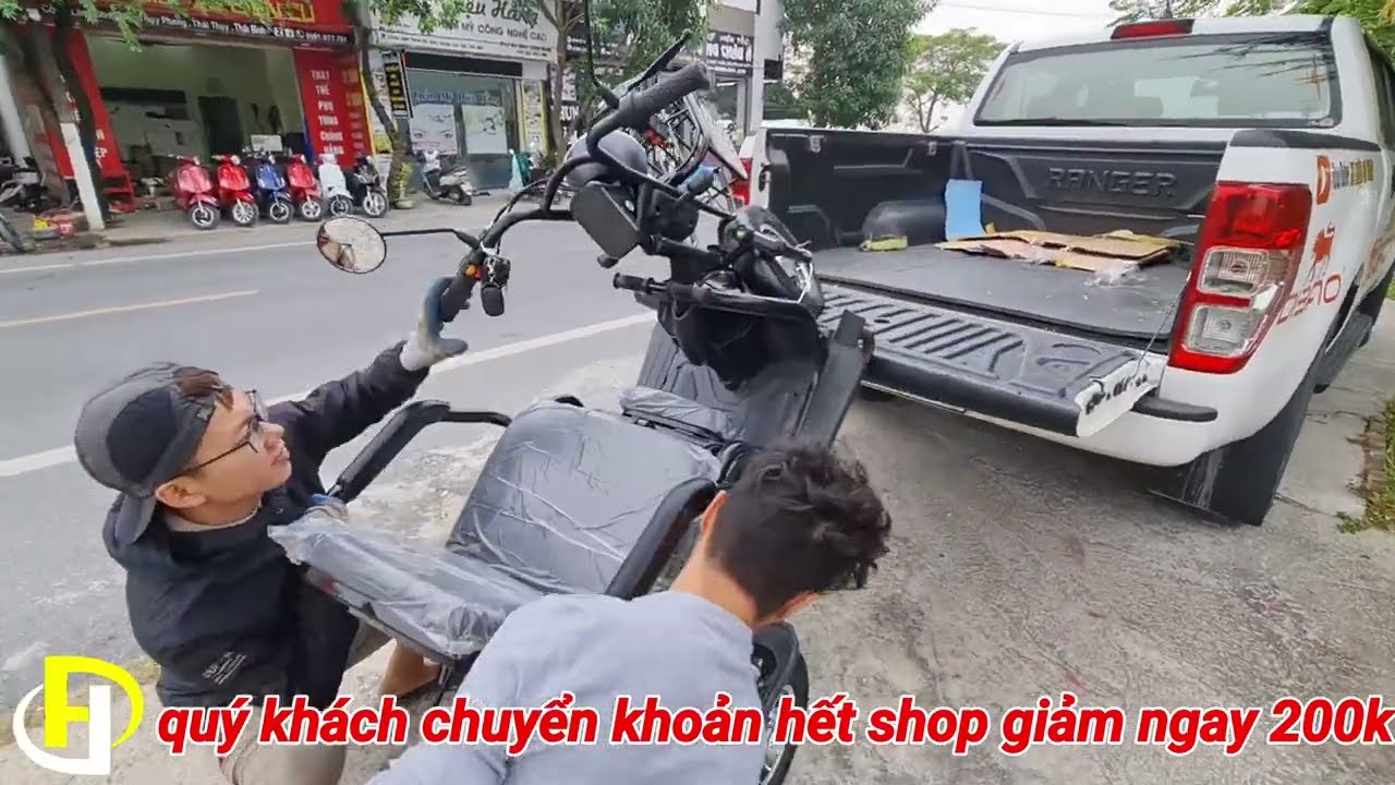 xe điện 3 bánh bàn giao cho khách / XE ĐIỆN - youtube