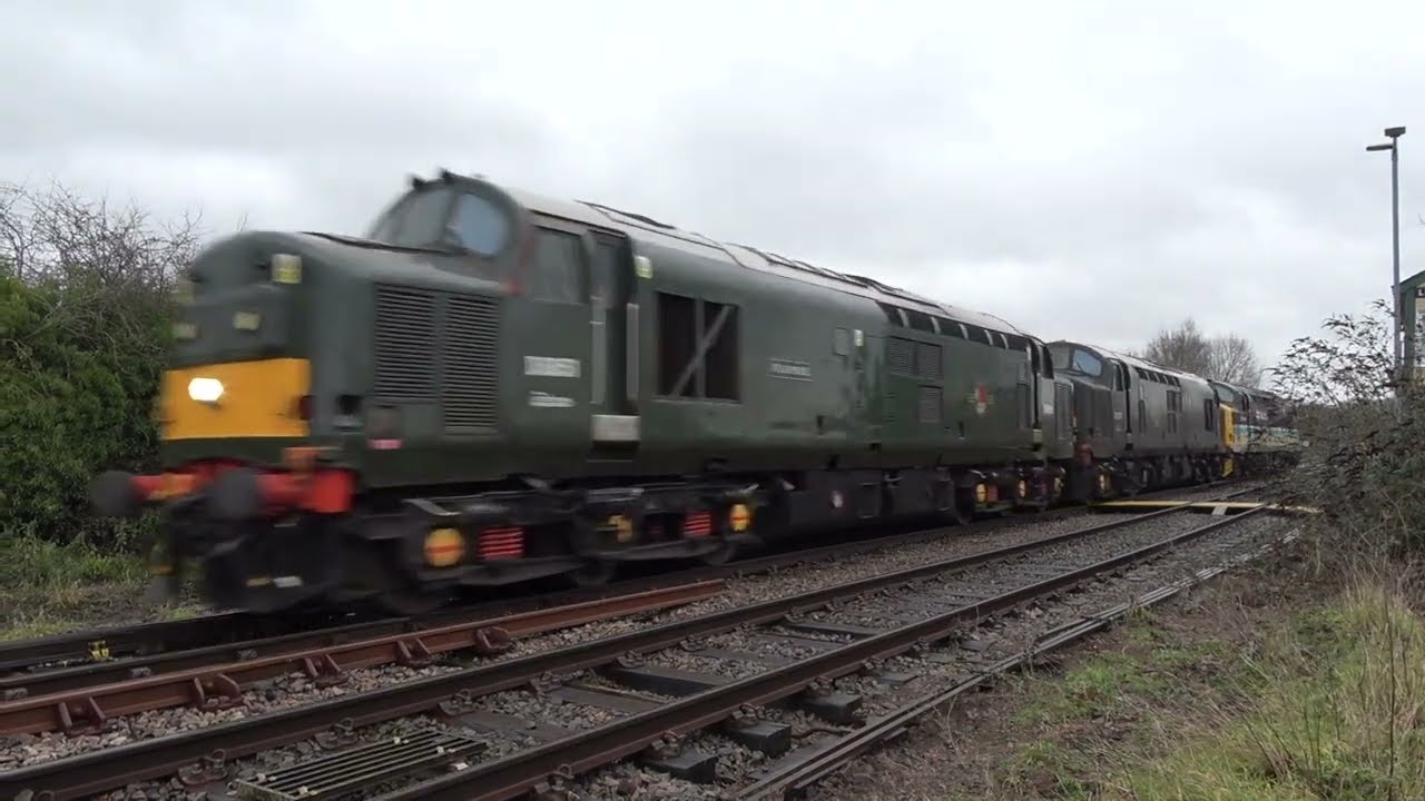 D6851, D6817 & 37409 0Z37 Barrow Hill L.I.P. to Crewe H.S.