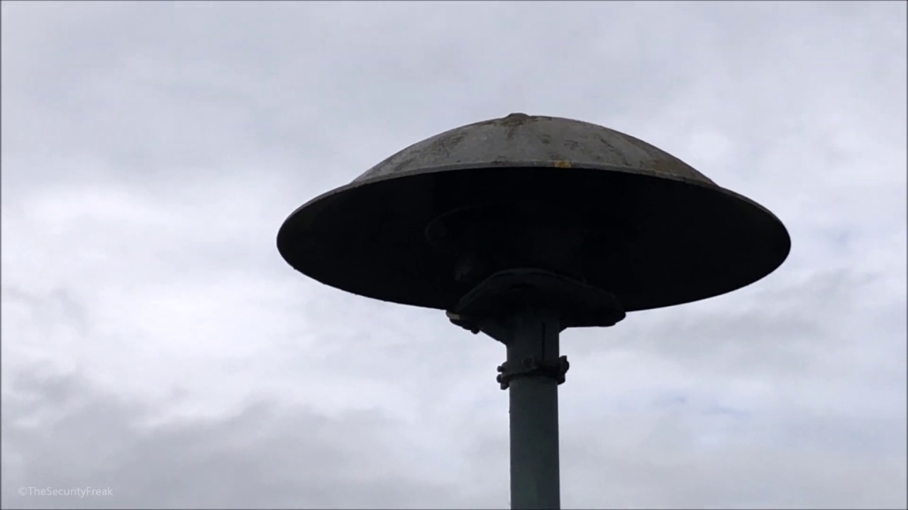 Warnung der Bevölkerung - E57 Sirene Baujahr 1970 - Sirenenprobe Katastrophenalarm am Schaltkasten