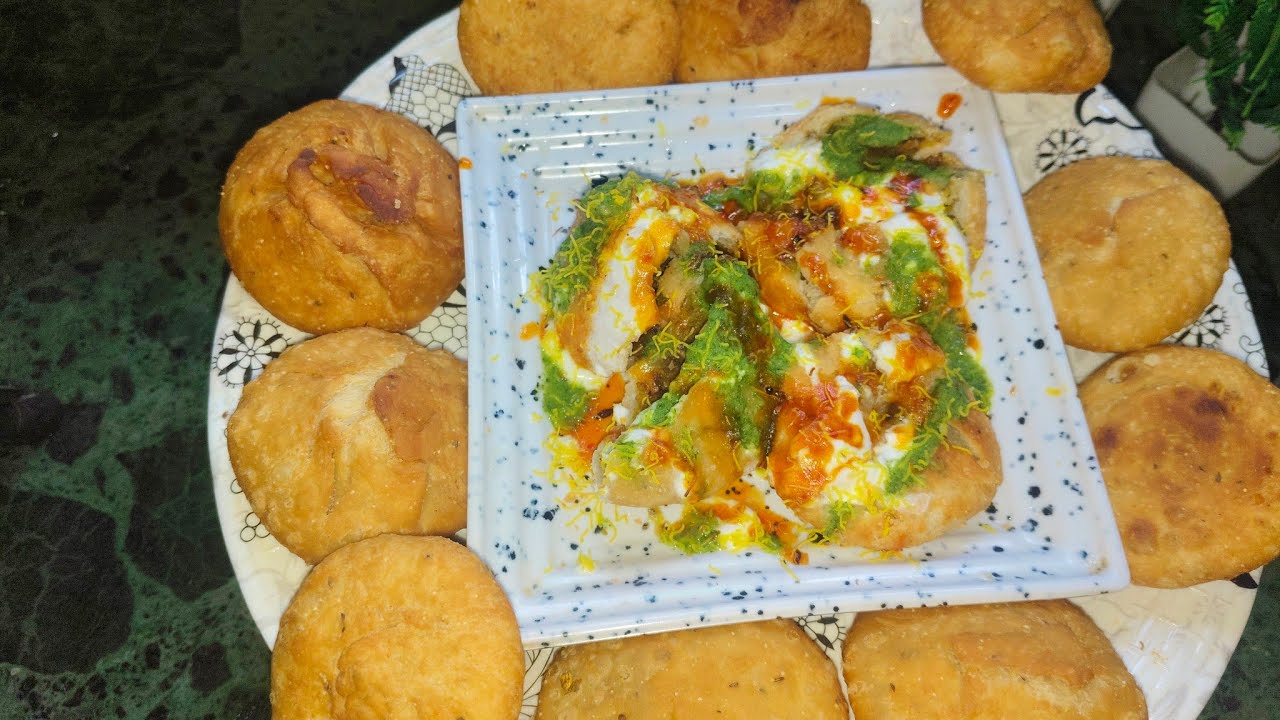 सर्दियों में बने गरमा गरम खस्ता मटर कचोरी aapko kachori khana pasand hai  how to make machar katori
