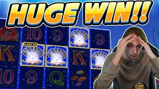 HUGE WIN!! Dolphins Pearl Deluxe BIG WIN - Casino Slots from Casinodaddys live stream (OLD WIN) screenshot 2