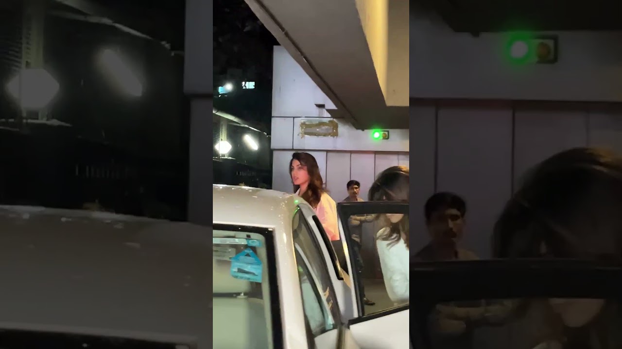 Rhea Chakraborty Spotted at Bandra | Today Spotted 