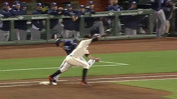 SD@SF: Giants turn two  in 5th after call overturned