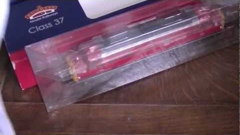 Bachmann 32-381P Class 37 DIESEL 37670 St Blazey DB Schenker Rail Express Limited Edition