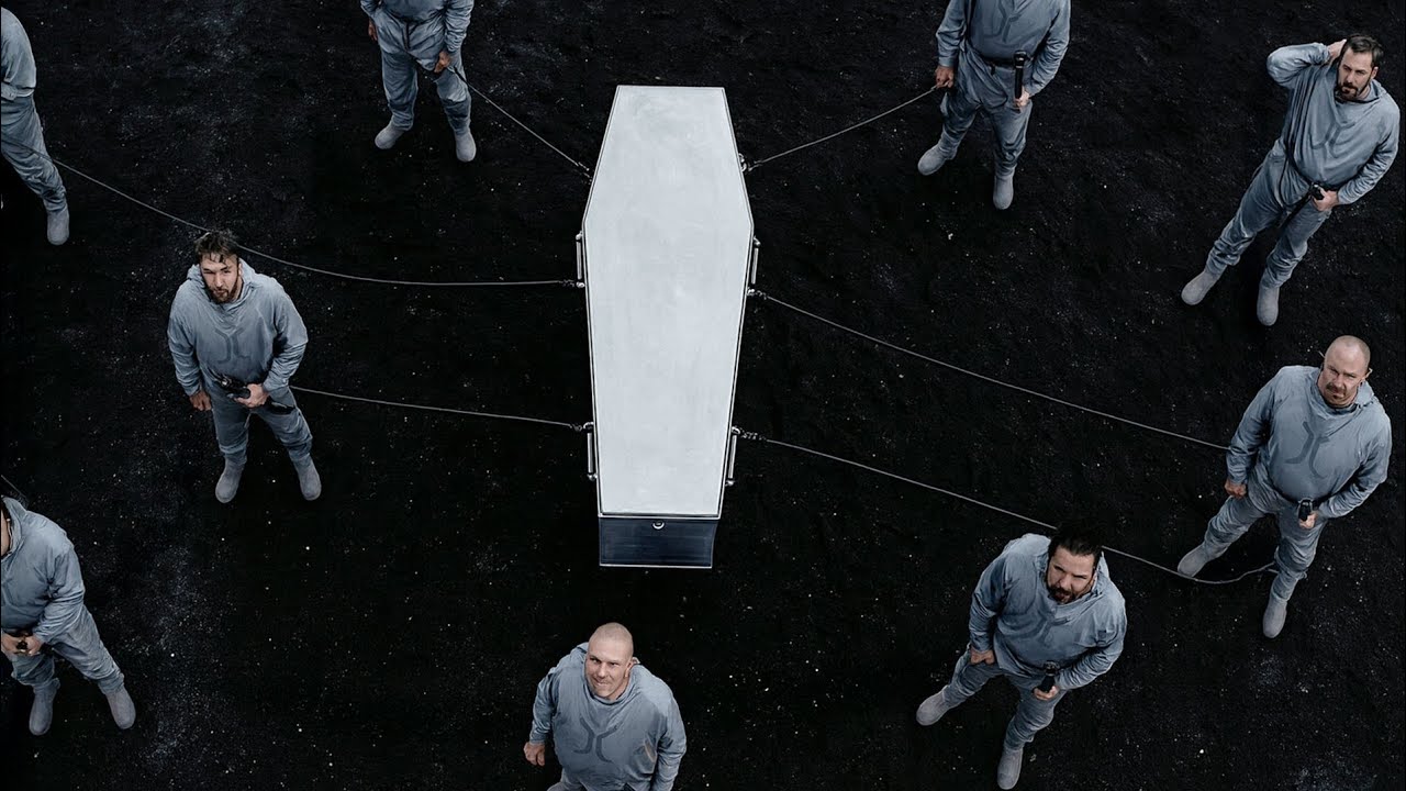 Десять изгнанников должны защитить гигантский ящик… Каждый шаг пробуждает нечто более смертоносное.