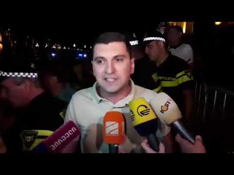 რუსთაველზე აქციაზე მისული სტუდენტი შოთა დიღმელაშვილმა გამოაგდებინა