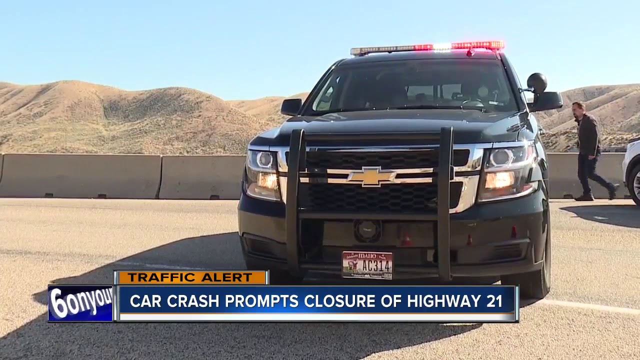 Serious crash closes Highway 21 - YouTube