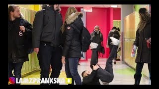 Tomber À Lécole Caméra Cachée