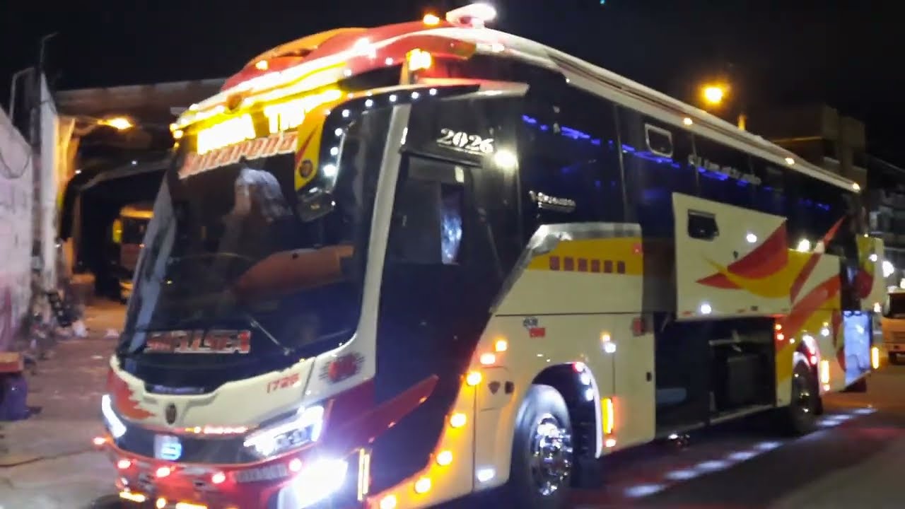 Carrocerias Sanabria Entregando el bus de Rutas Balzareñas